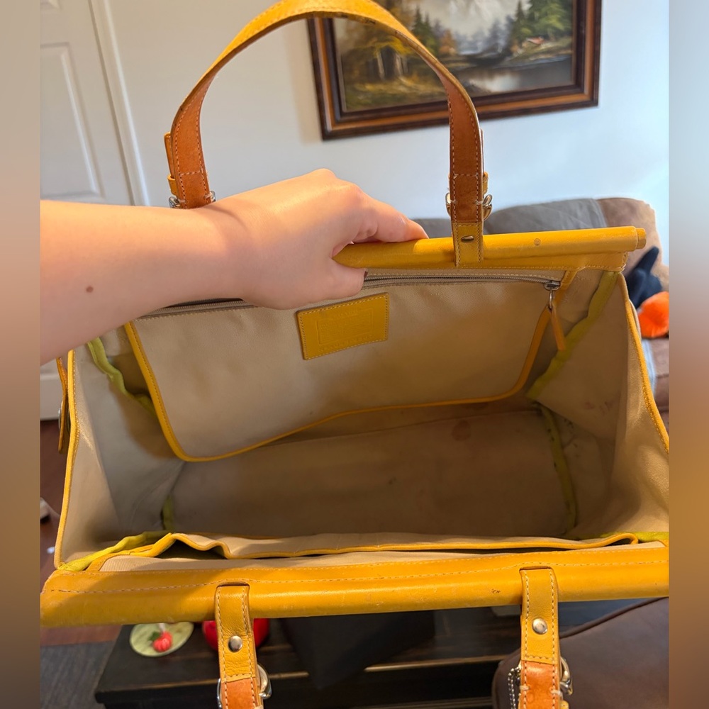 Rare Coach Yellow and Green Shoulder Bag with Soho Buckle and Turnlocks 9367 - Picture 6 of 12